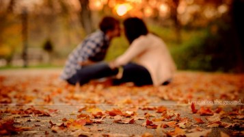 autumn-lovers-kiss