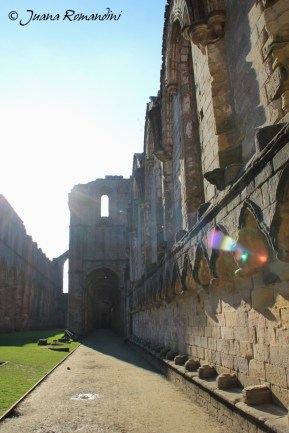fountains_abbey_main