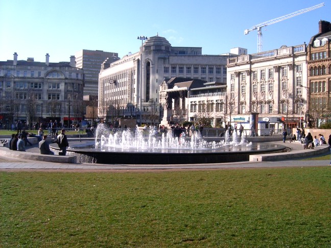 Piccadilly_Gardens-wikipedia